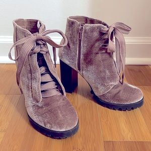 Velour boots